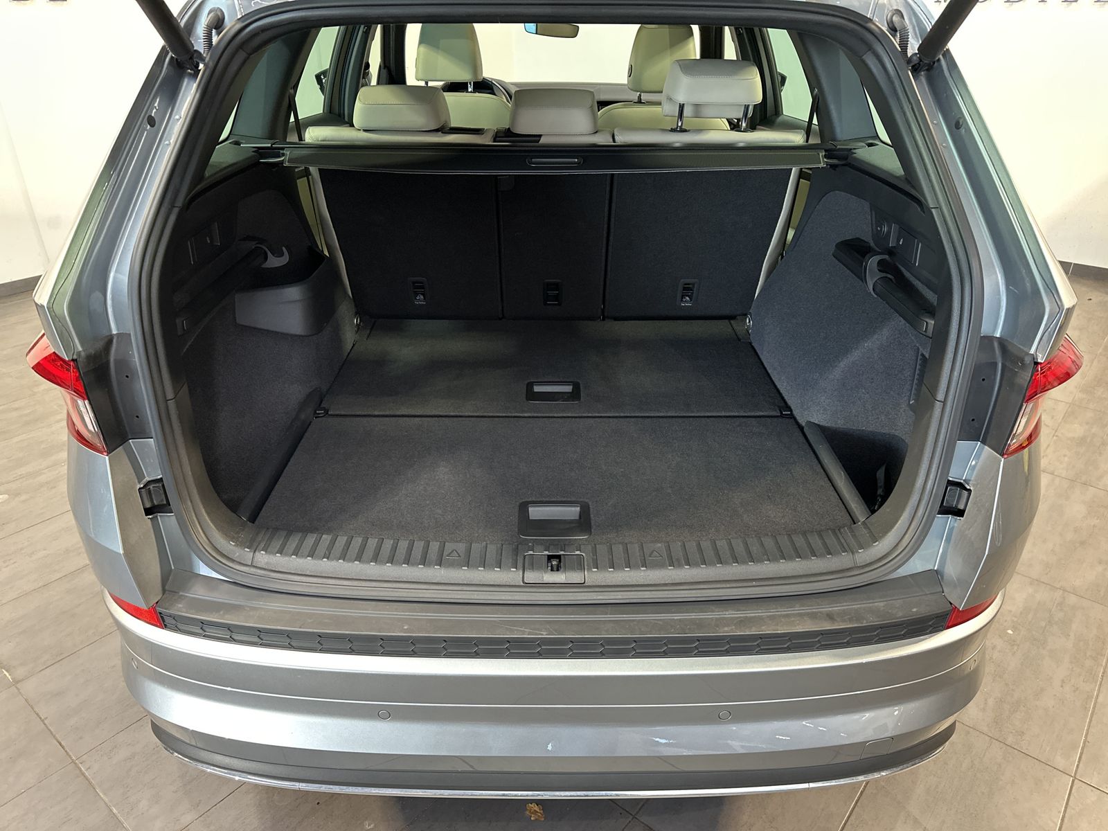 Fahrzeugabbildung SKODA Kodiaq 2.0 TDI DSG L&K 4x4 NAV+LED+PANO+360°+VC
