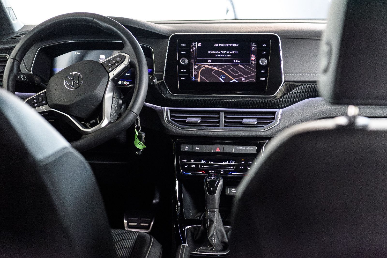 Fahrzeugabbildung Volkswagen T-Cross R-Line 1.5 TSI DSG IQ-LED+AHK+NAV+ACC