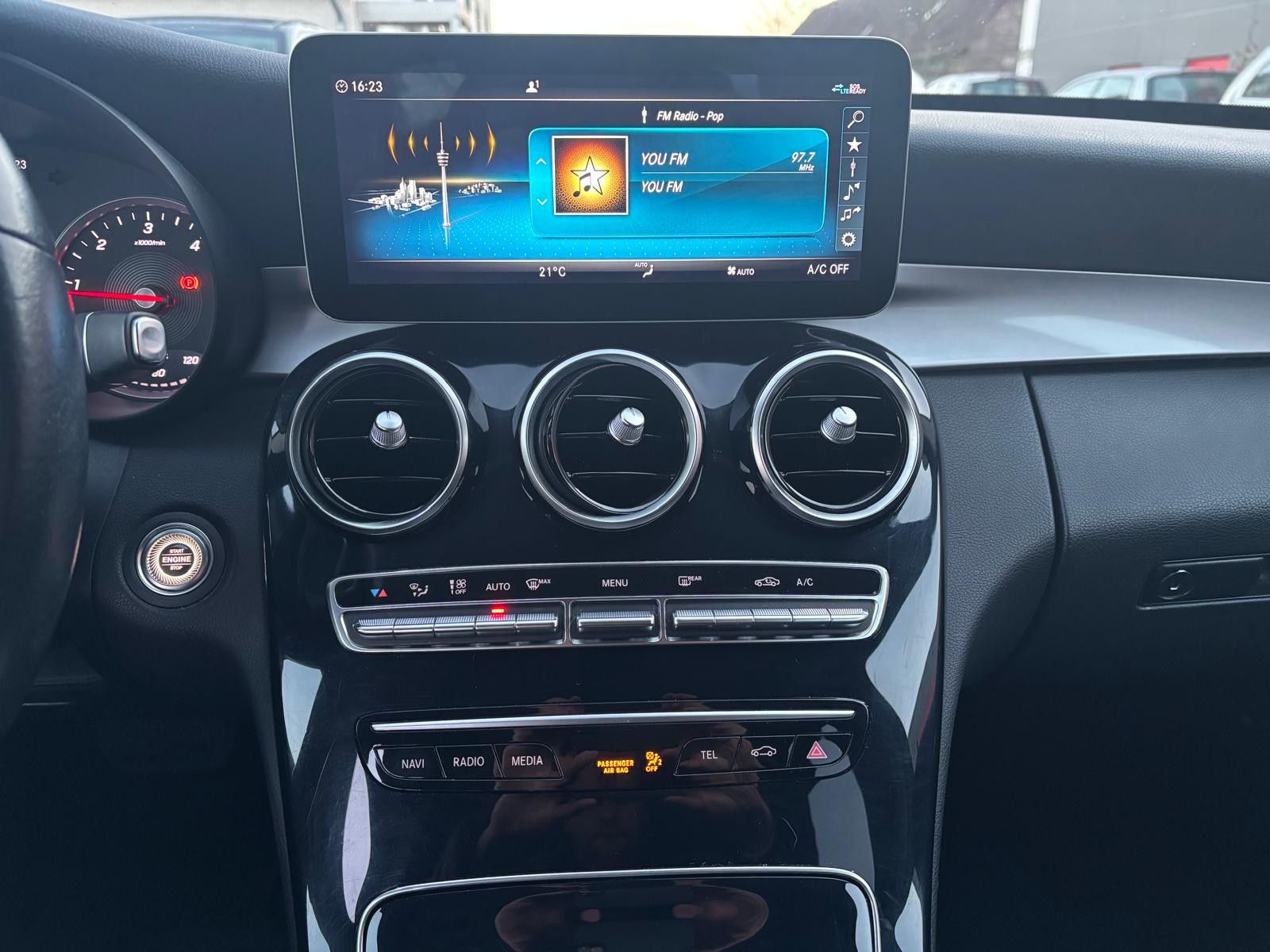 Fahrzeugabbildung Mercedes-Benz C 180 d Limo 9G-TR. Avantgarde Night-APPS-PDC-