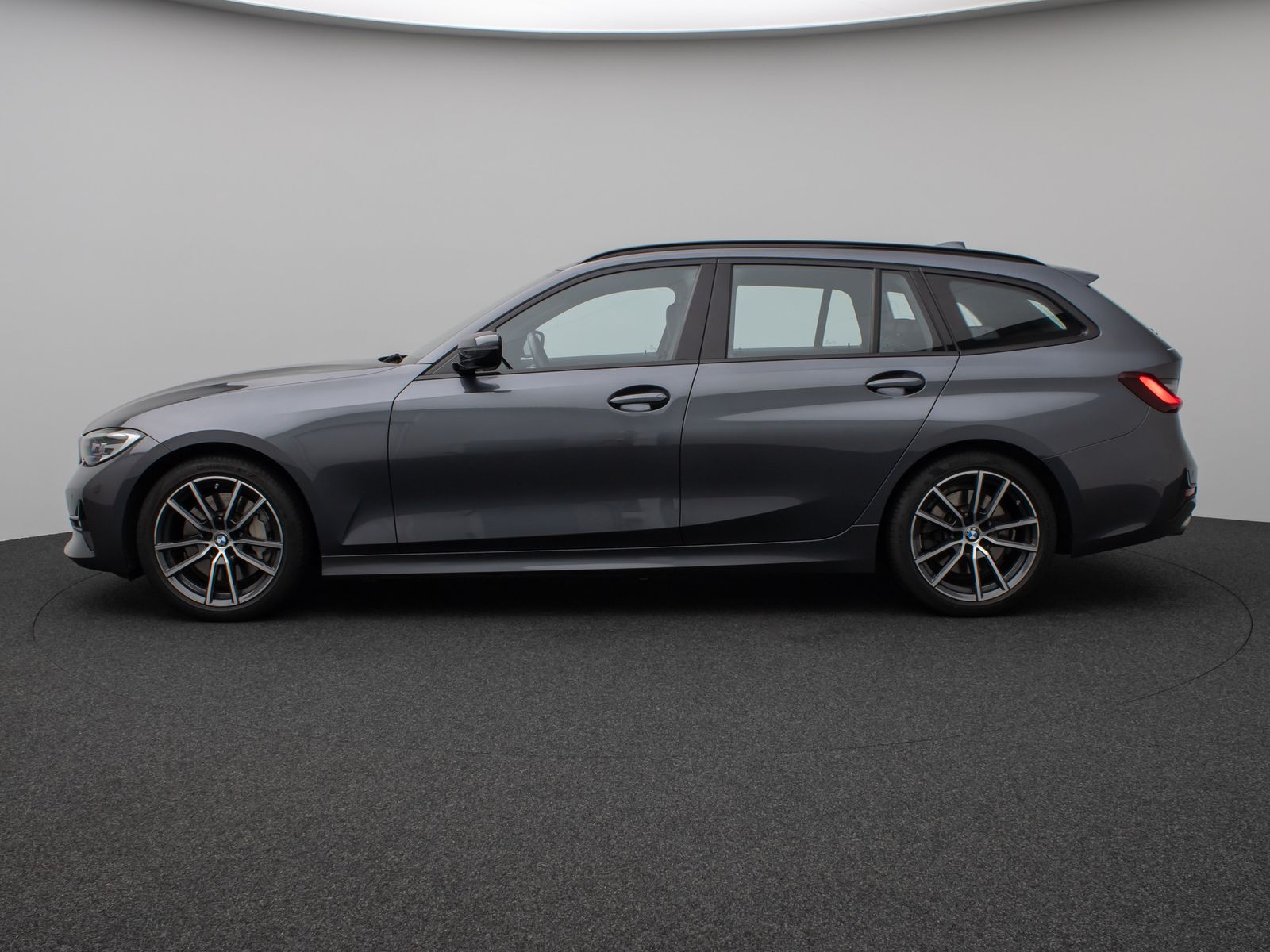 Fahrzeugabbildung BMW 330i xD SportLine DAB HiFi PDC Alarm LED M Sport