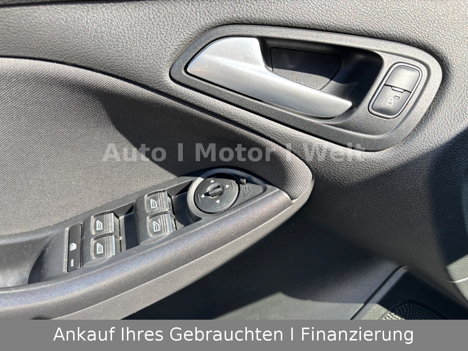 Fahrzeugabbildung Ford Focus Turnier ST-Line SYNC/LED/XENON/ALU/NAV/SHZ