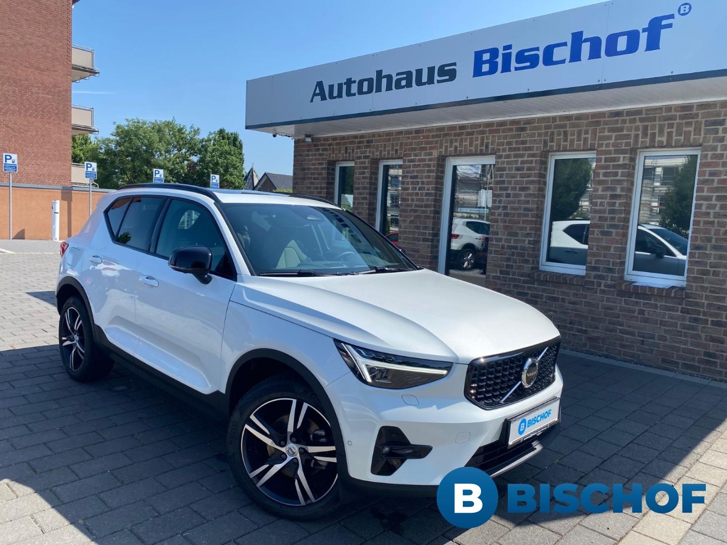 Volvo XC40 Plus Dark 2WD B3 EU6e El. Panodach Navi Dig