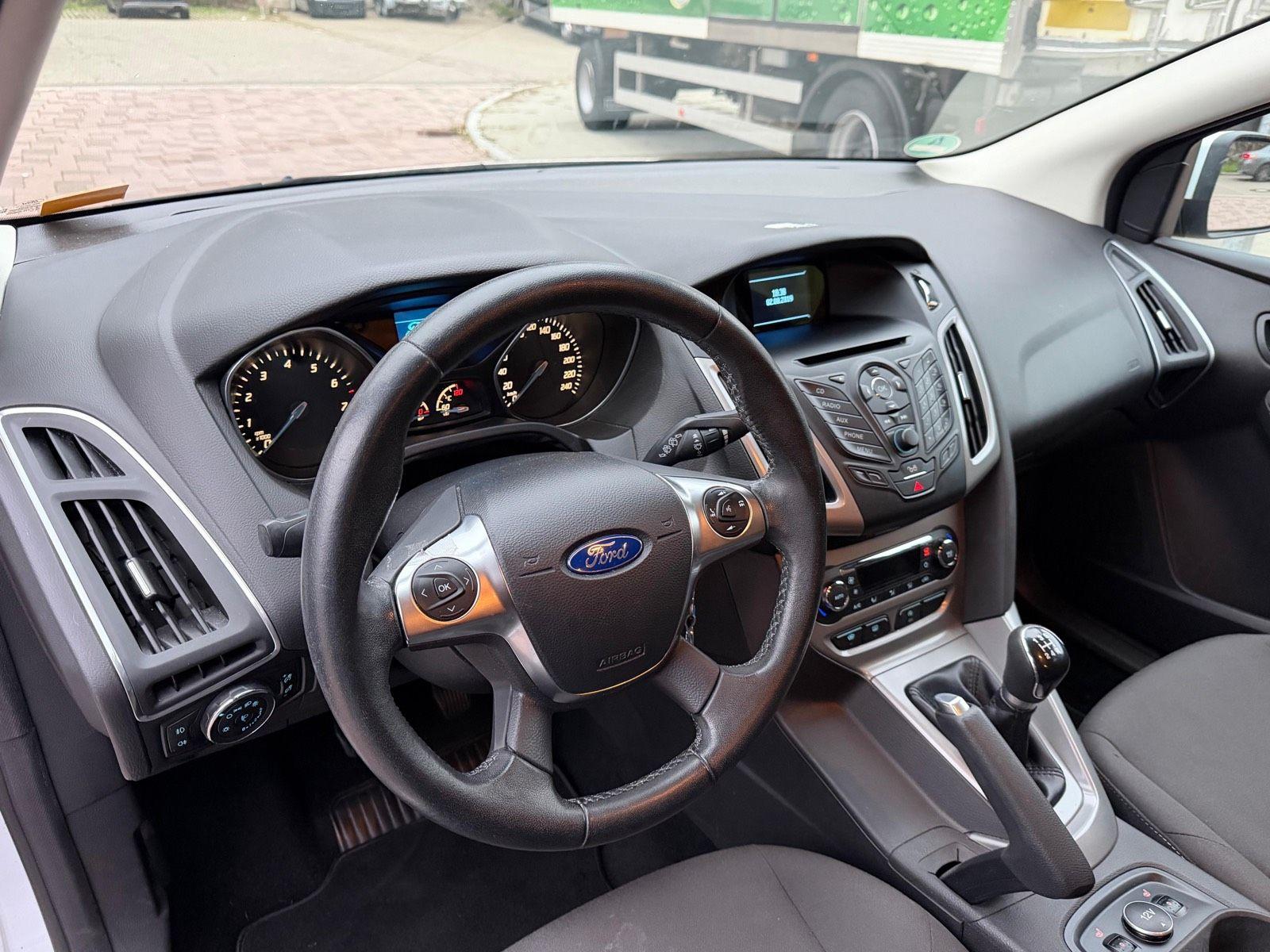 Ford Focus 2013 — engine 101 HP (74kW)