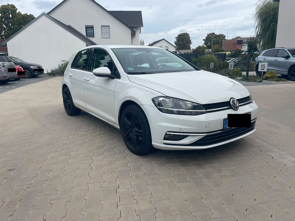 Image of Volkswagen Golf