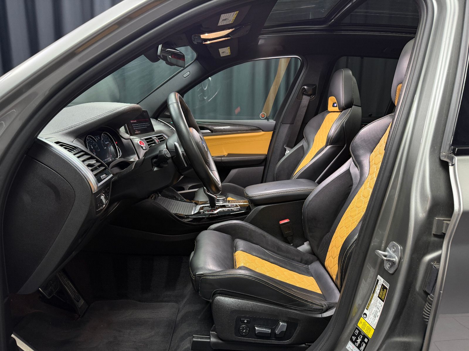 Fahrzeugabbildung BMW X3 M |H/K|HuD|PANO|LASER|INDIVIDUAL