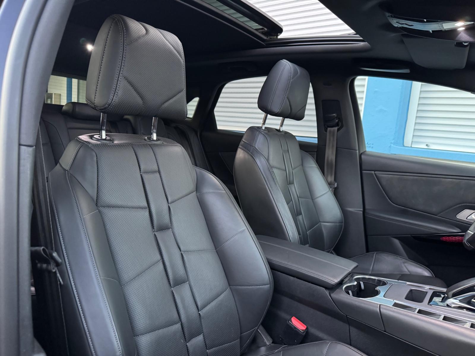 DS Automobiles DS 7 Crossback E-Tense Opera !