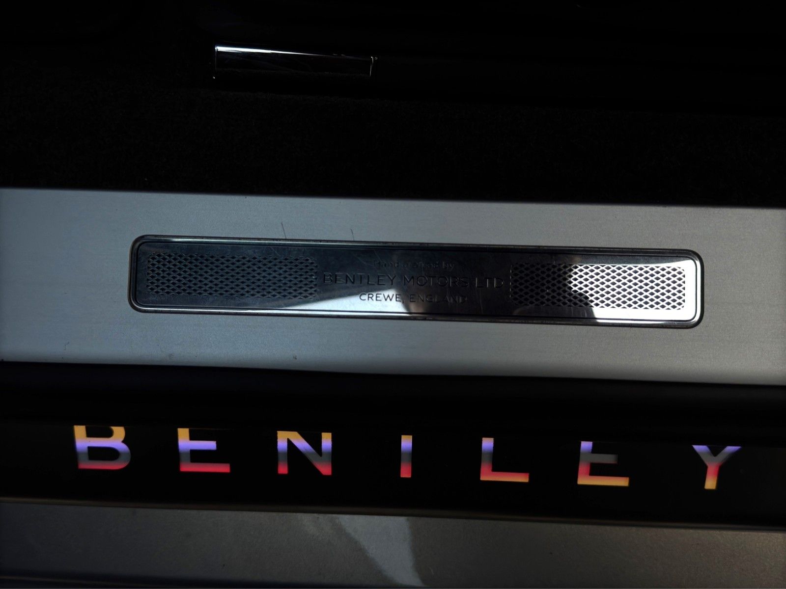 Fahrzeugabbildung Bentley 4.0*V8*Mulliner*Blackline*22"*HuD*ACC*Night Vis*