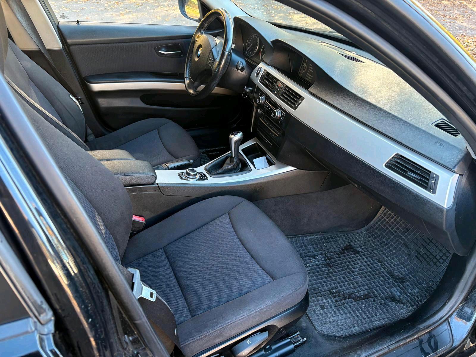 BMW 318 2010 — engine 143 HP (105kW)