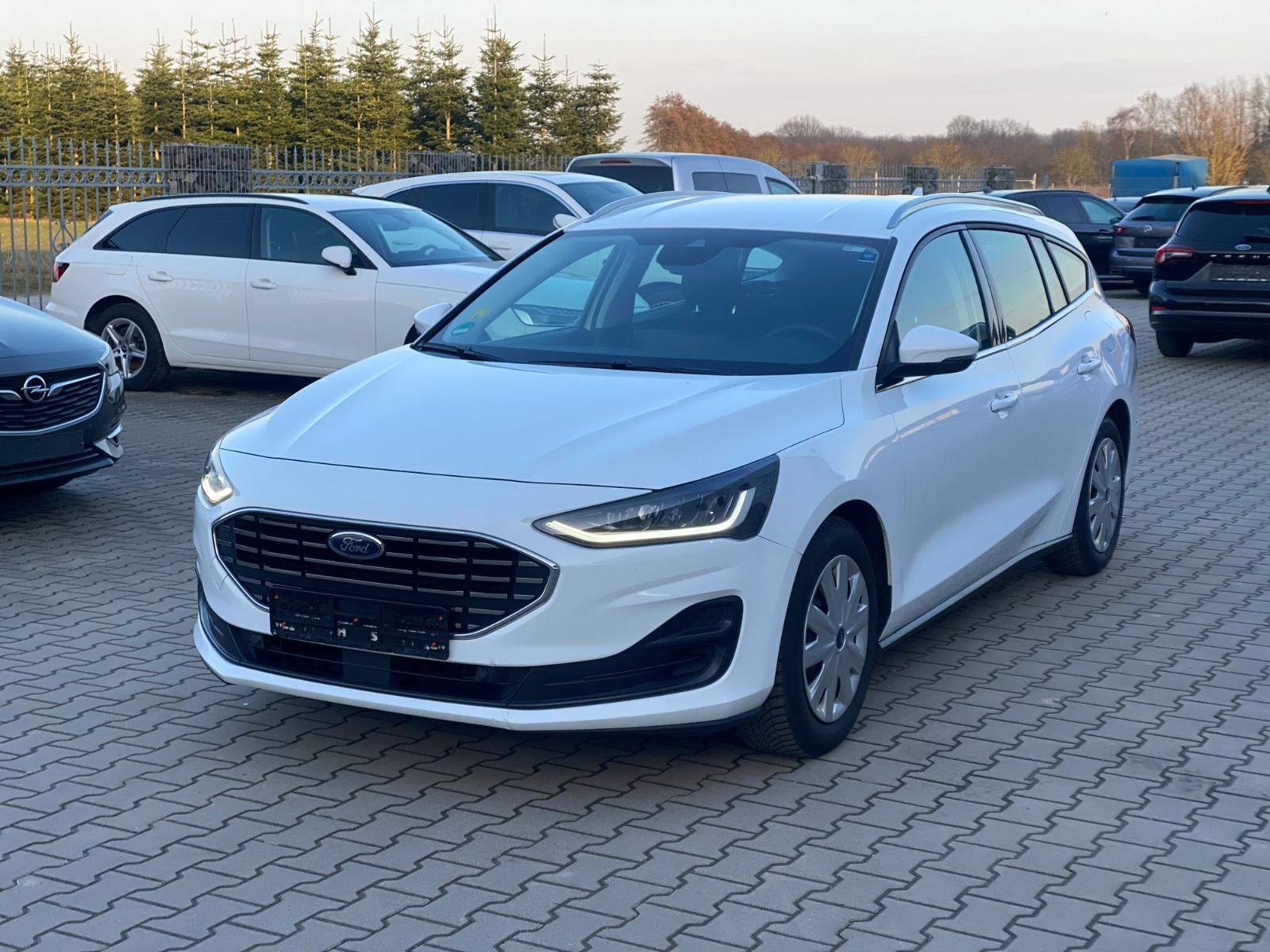 Ford Focus Turnier Titanium Kamera+SHZ+ACC+++1.Hand