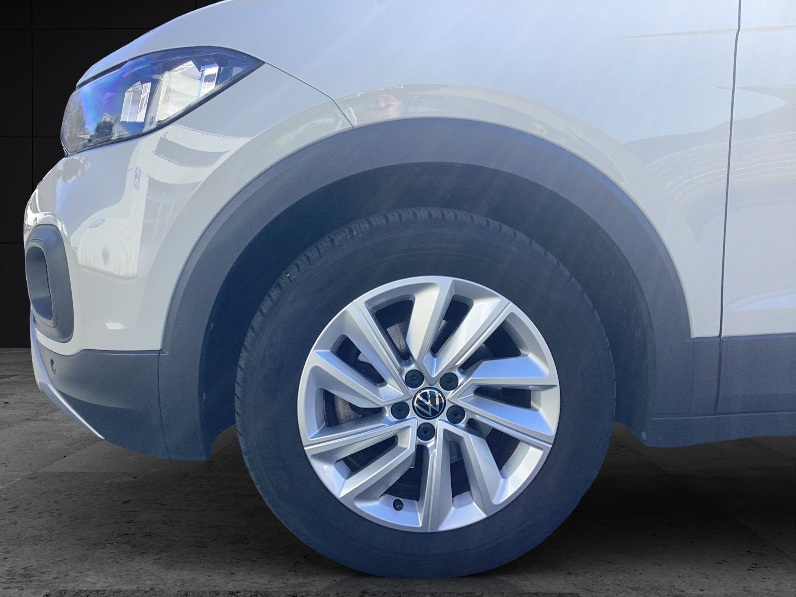 Fahrzeugabbildung Volkswagen T-Cross Life Navi Climatronic PDC SH LM