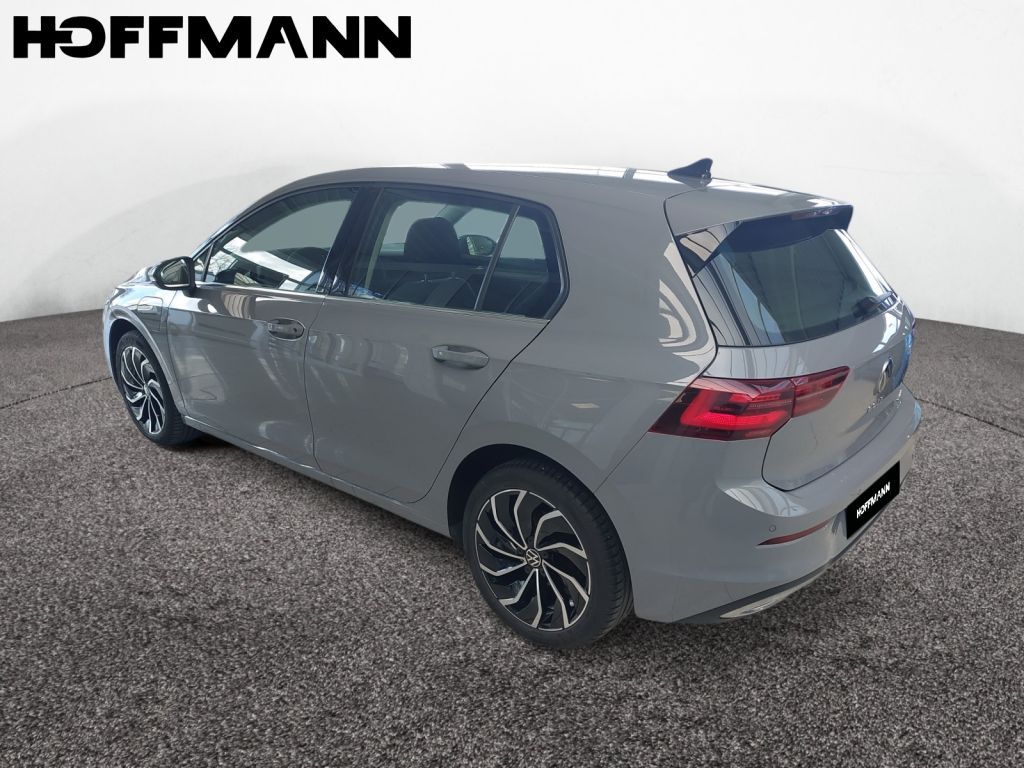 Fahrzeugabbildung Volkswagen Golf 1.4 eHybrid DSG Style LED-Matrix Anschlußga