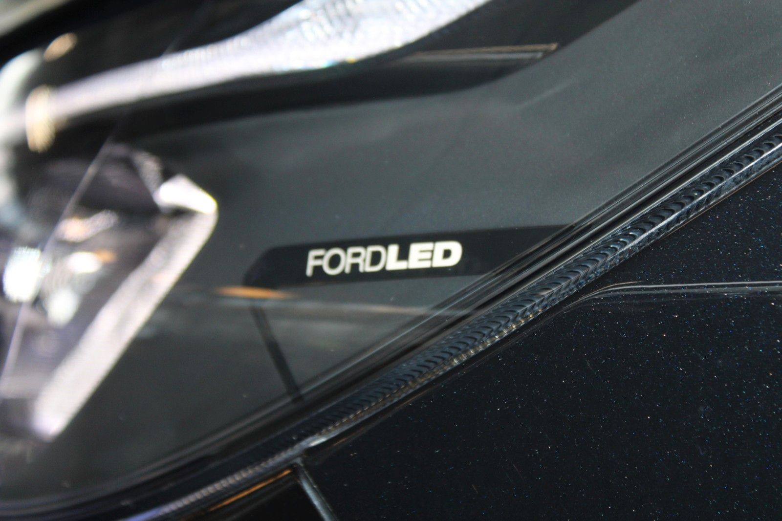 Fahrzeugabbildung Ford Transit Custom L1 TREND LED NAVI CAM ACC SHZ uvm