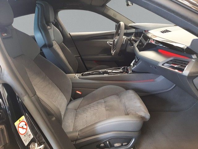 Fahrzeugabbildung Audi RS e-tron GT quattro PANO StdHz Matrix HuD 21"