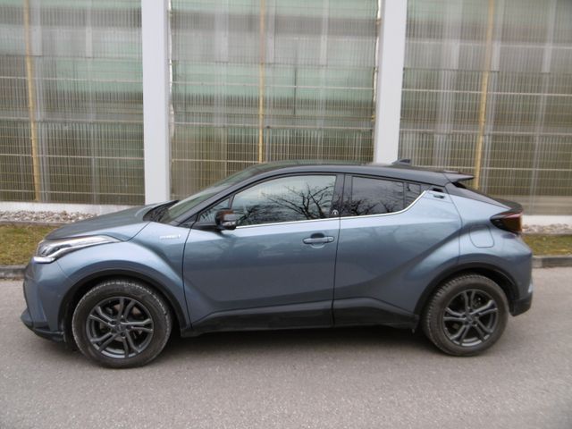 Toyota C-HR Hybrid Team D