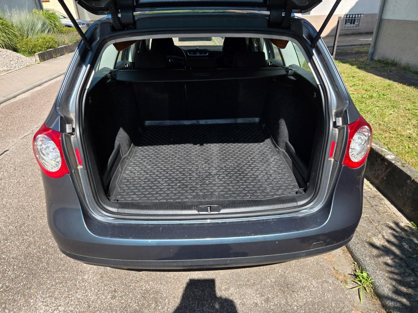 Volkswagen Passat 2008 — interior