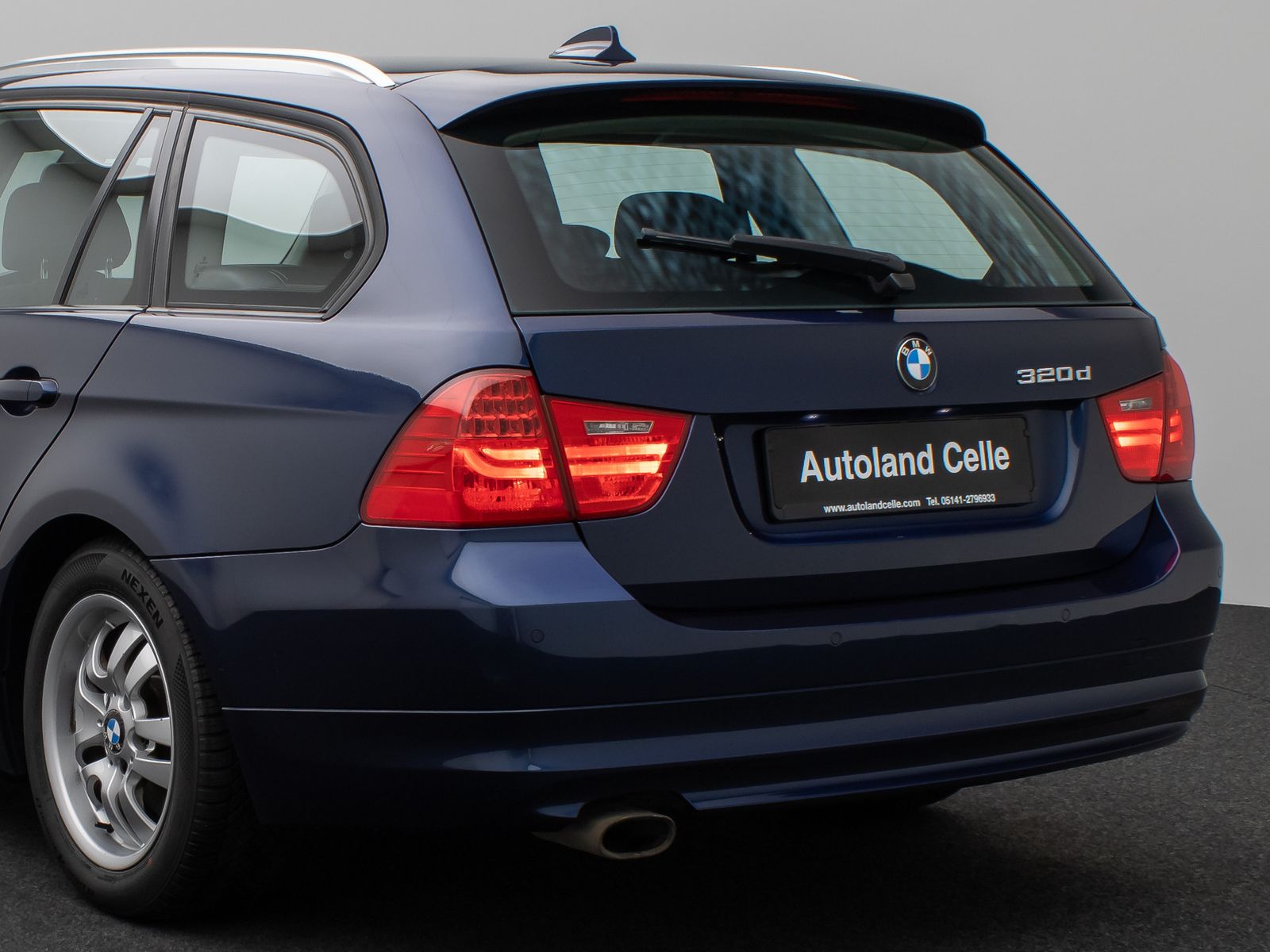 Fahrzeugabbildung BMW 320d PDC Navi Xenon Fernlichtassist Komfort AHK