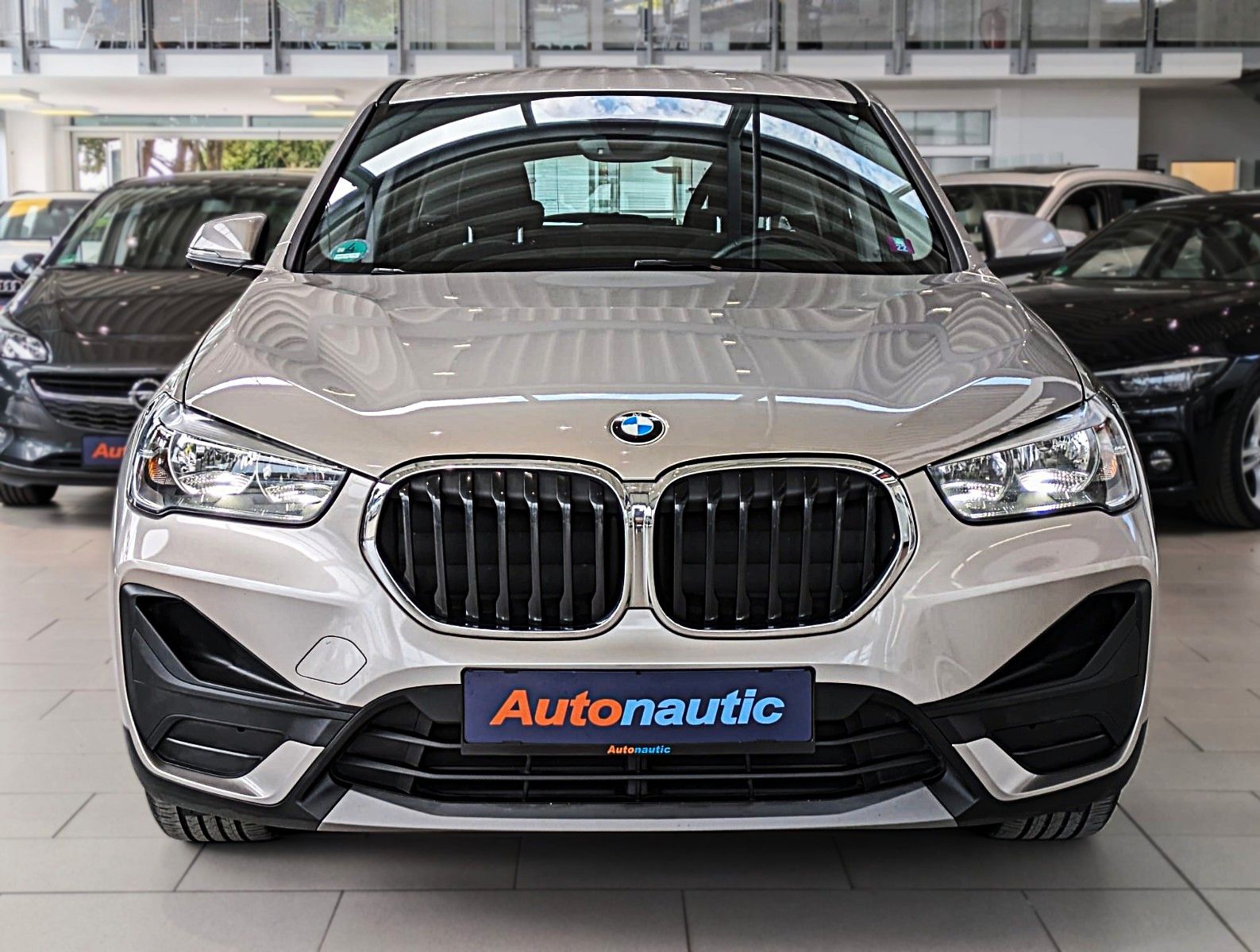 BMW X1 sDrive 18 d AUT. NAVI SITZH. 1.Hd SCHECKH.BMW foto 4