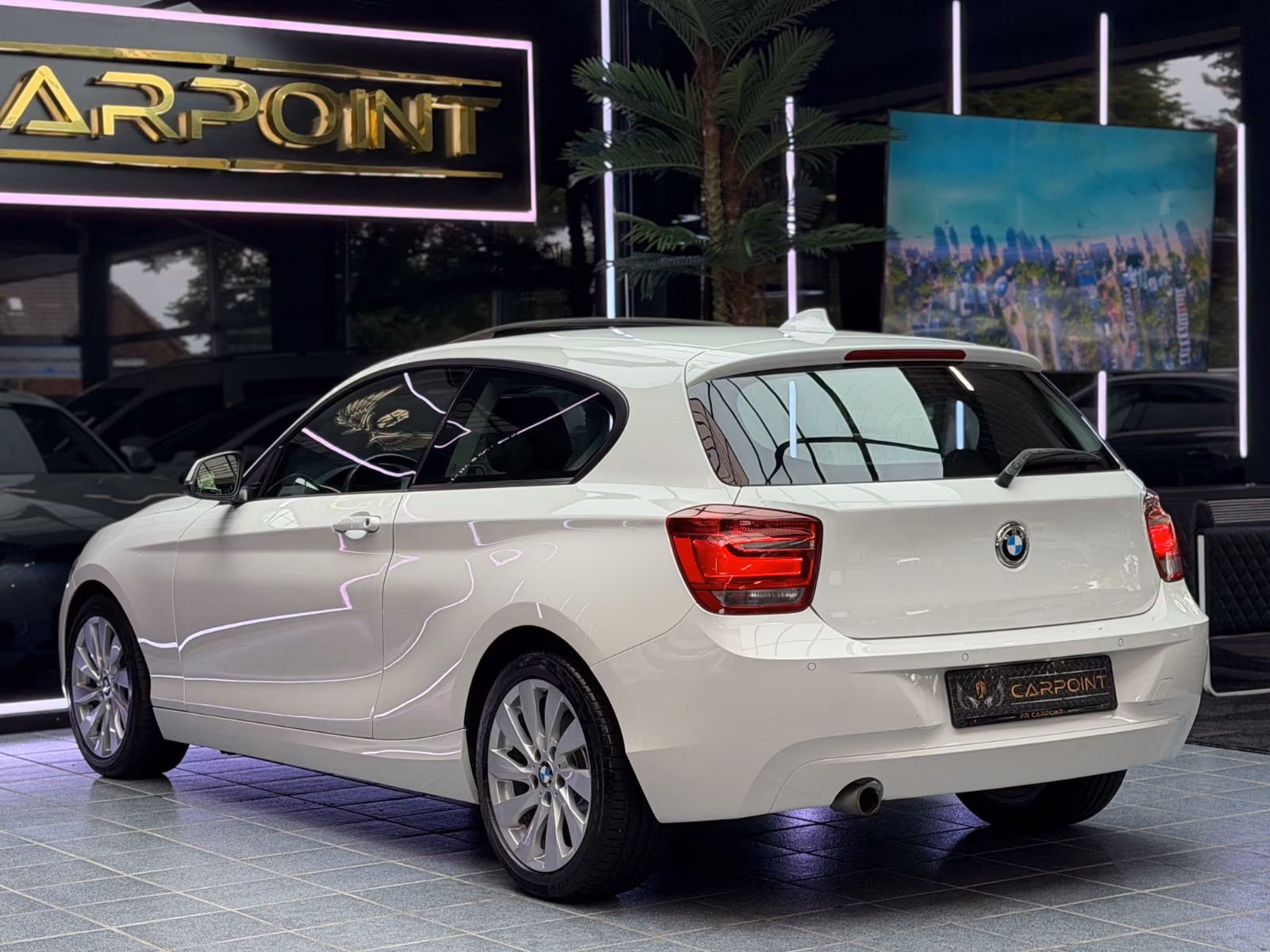 BMW 118d Limo /Bi-Xenon/S-Dach/Vollleder/BT/PDC