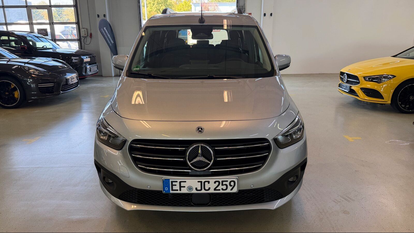 Mercedes-Benz T 180 PROGR LANG+MBUX+LED+KLIMA+KAMERA+SITZHZG imagem 3