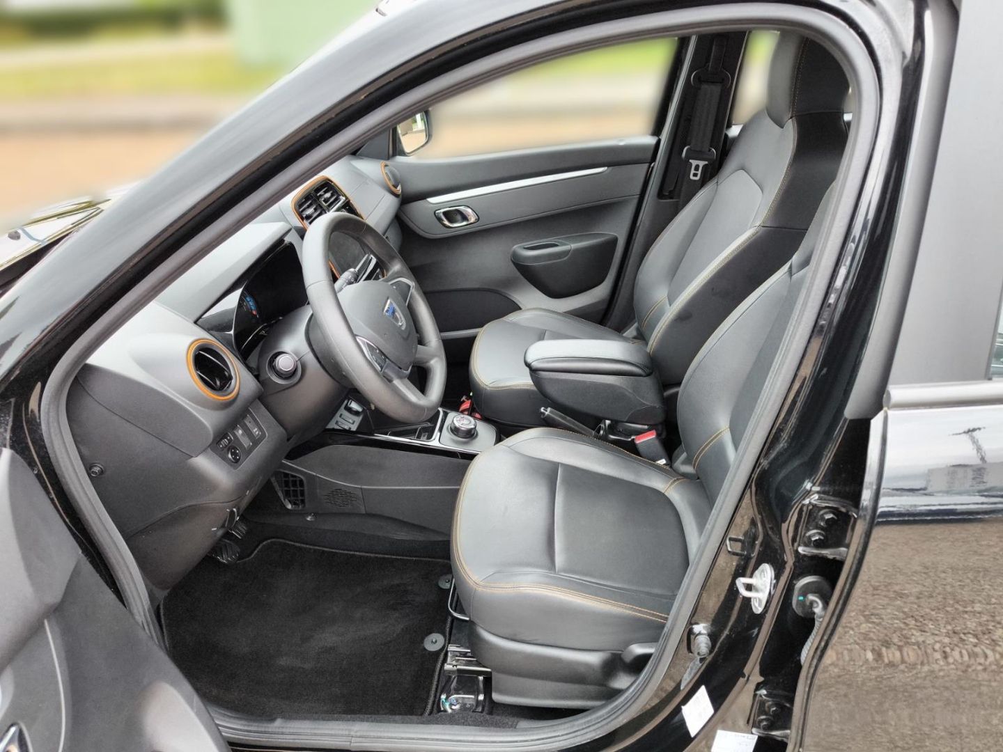 Fahrzeugabbildung Dacia Spring Electric 45 COMFORT PLUS ALLWETTER+KAMERA