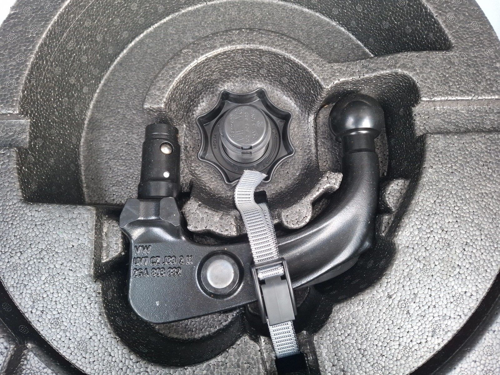 Fahrzeugabbildung Volkswagen T-Roc TSI Style LED AHK Navi AID ACC RFK SHZ