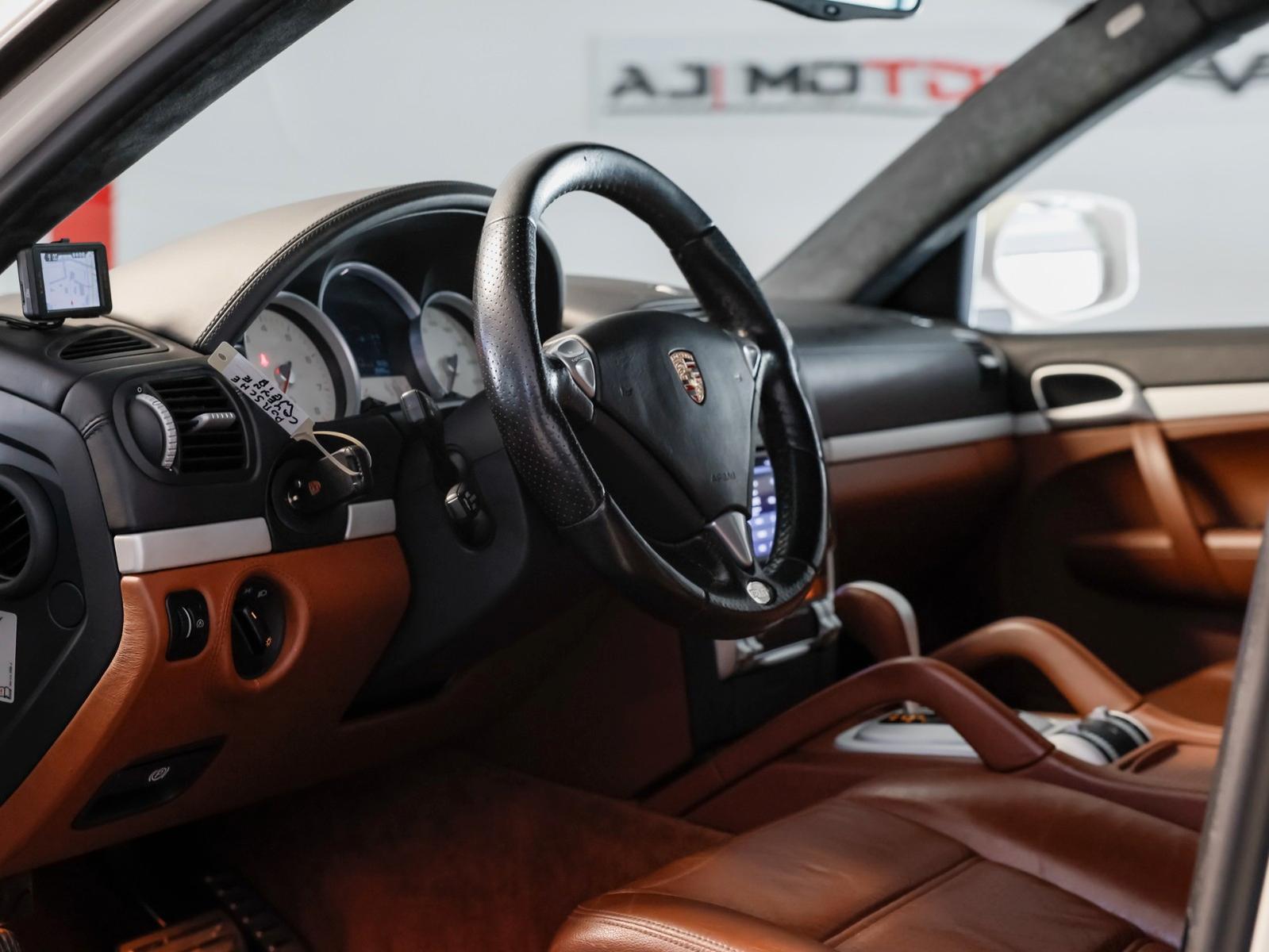 Porsche Cayenne Turbo TECHART *KAMERA-BiXENON-BOSE-MEMOR