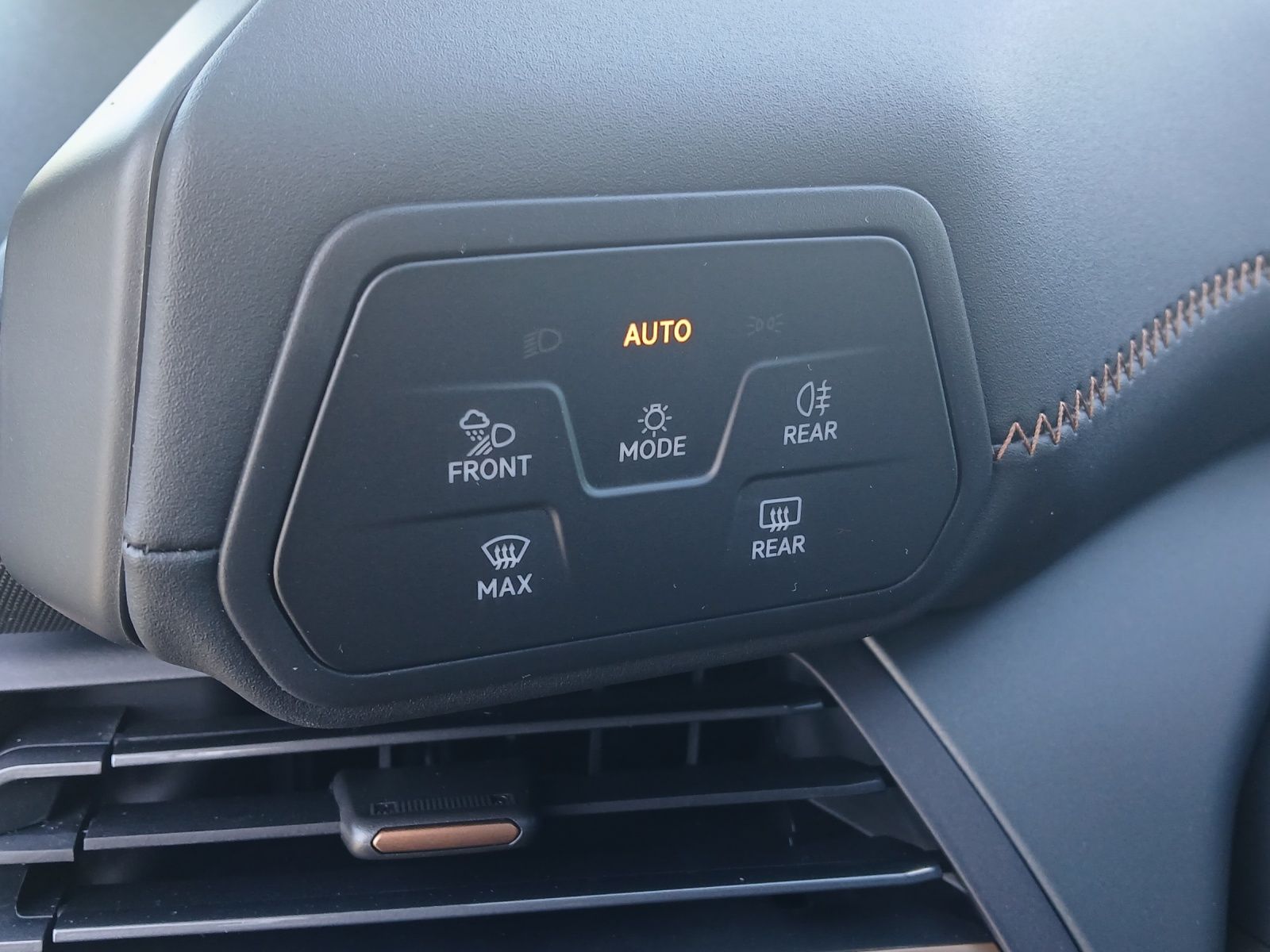 Fahrzeugabbildung CUPRA Born VZ PilotXL WP AR