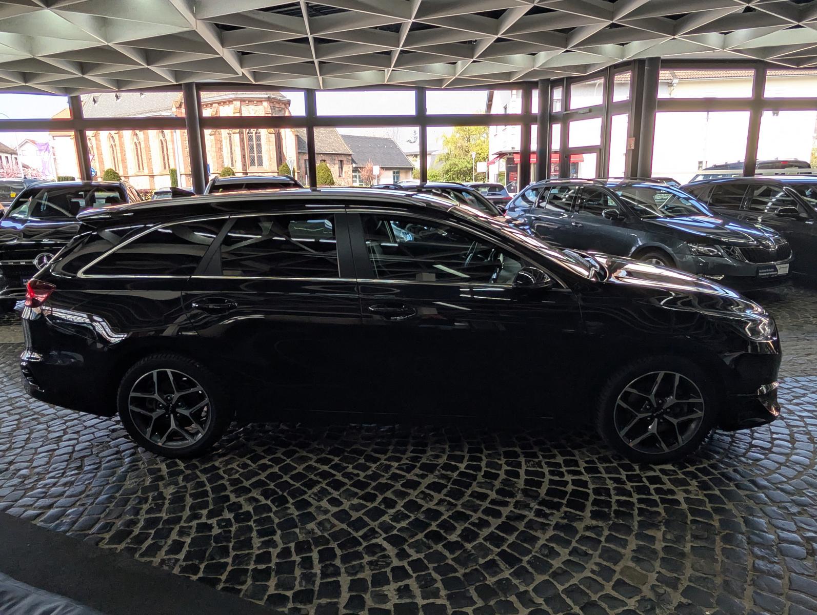 Kia cee'd Sportswagon 1.5 Spirit ACC JBL KAM 7J Gar.