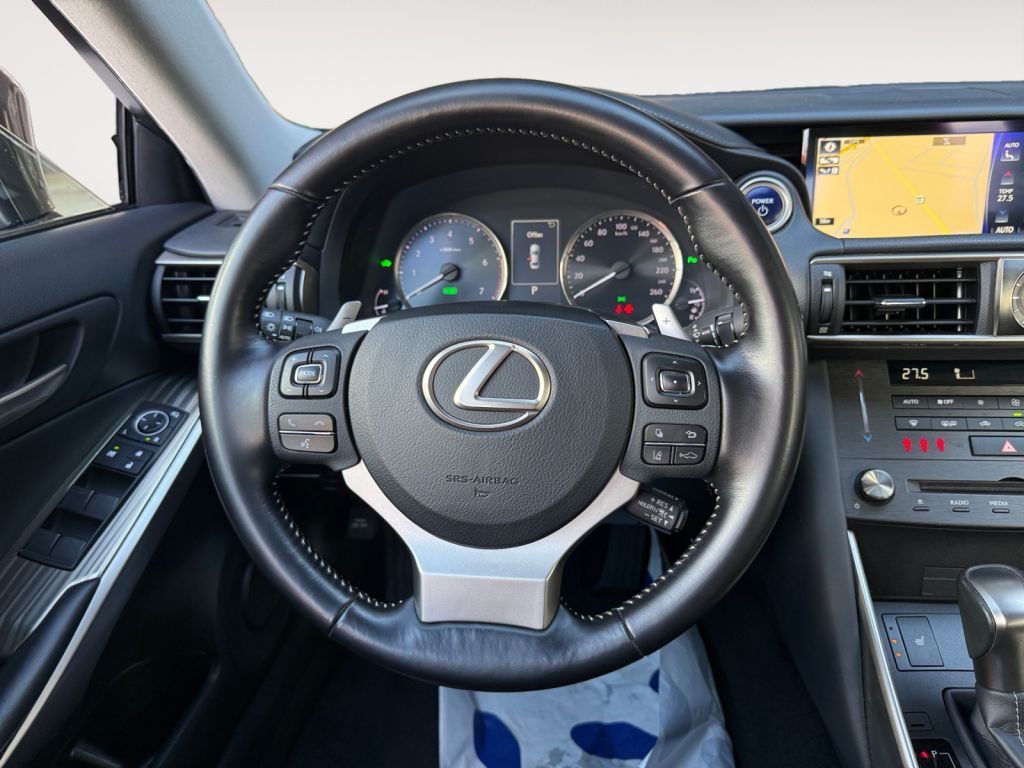 Fahrzeugabbildung Lexus IS 300h Executive Line
