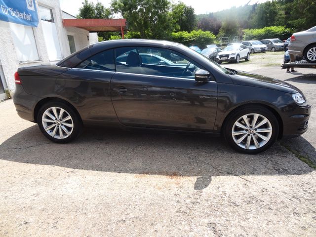Fahrzeugabbildung Volkswagen Eos/Xenon/2.Hd/DSG/StH/84.000km/140PS/PDC/