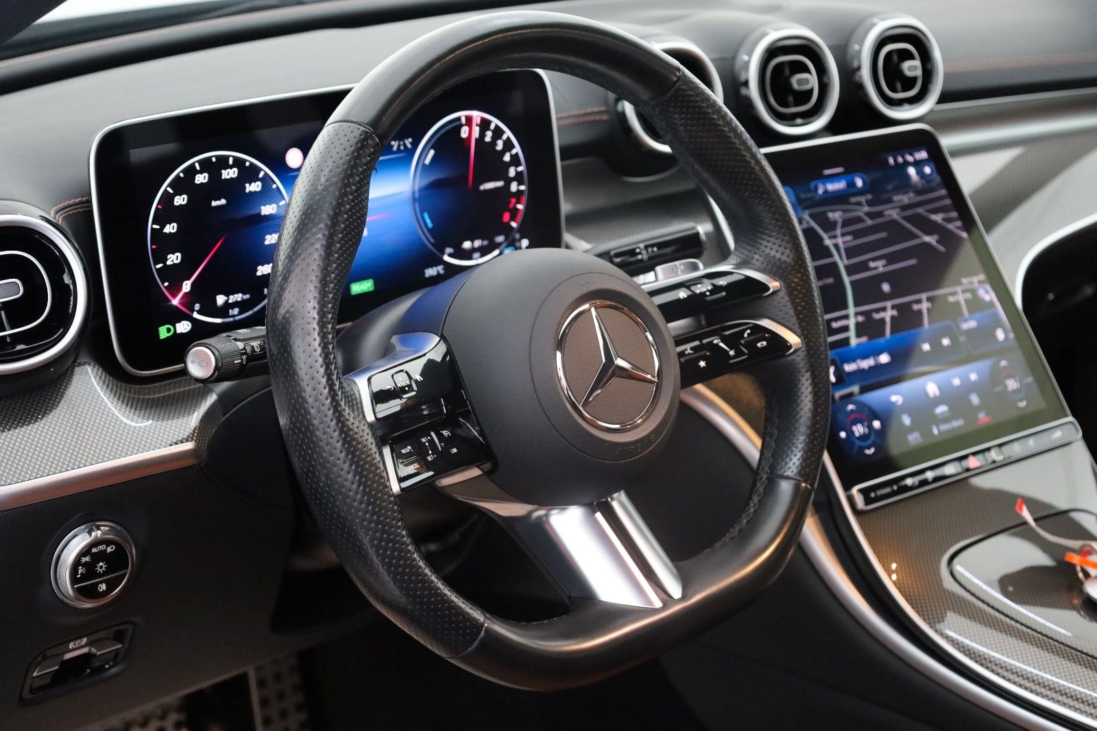 Fahrzeugabbildung Mercedes-Benz C 300e T AMG Line Leder,Navi,LED,AppleCarpl.,AHK