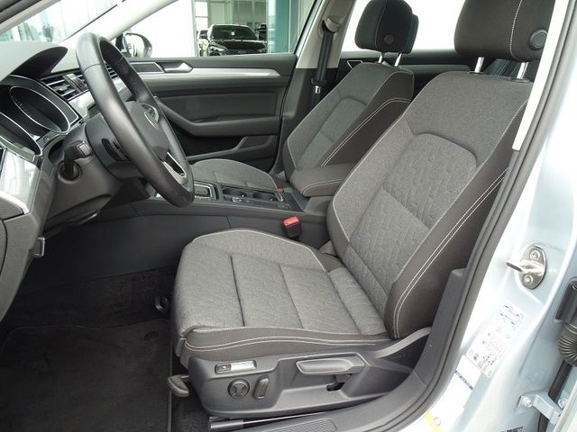 Passat Variant 2.0 TDI DSG Business - LED / Navi