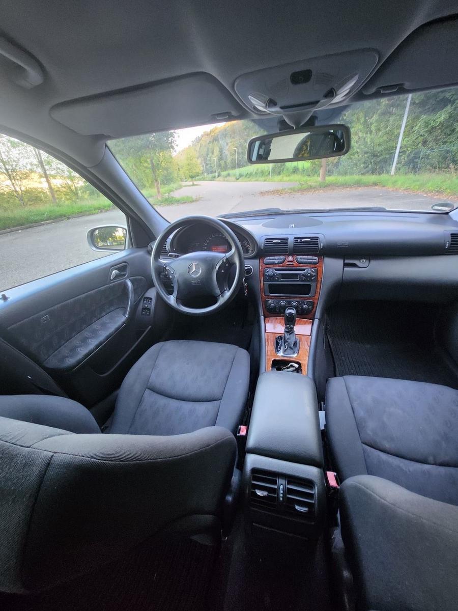 Mercedes-Benz C180 2004 — photo 13