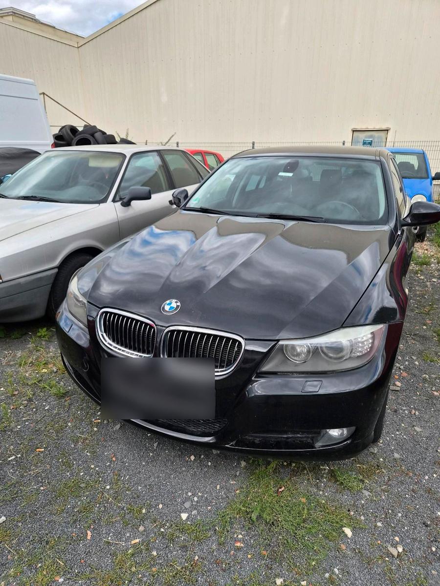 BMW 330 2012 — photo 7