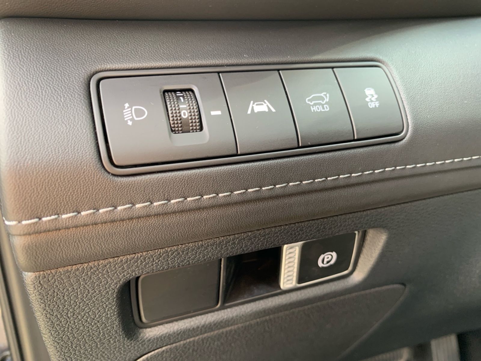 Fahrzeugabbildung Hyundai SANTA FE 2.2 CRDi Signature 4WD AHK PanDach