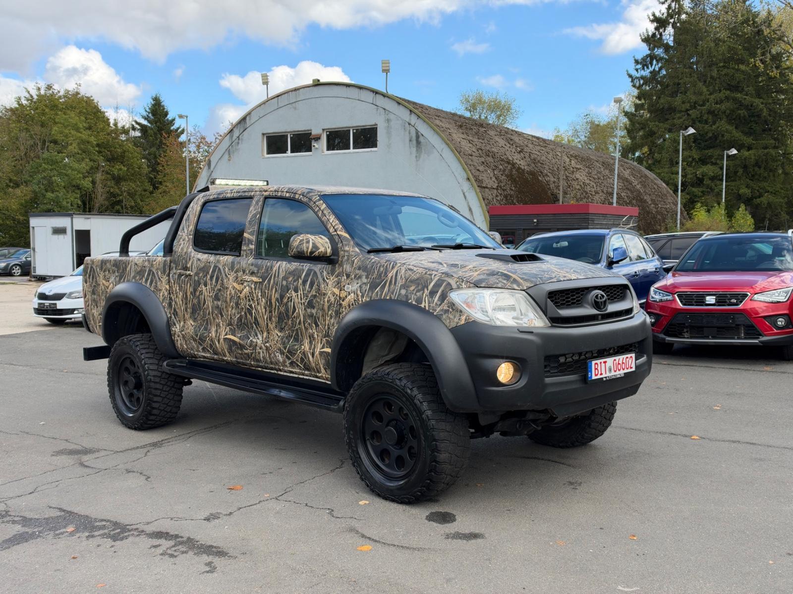 TOYOTA HILUX DOUBLE CAB LIFE 171 ch 4X4 BVM - TREUIL - ATTELAGE - 145000 km