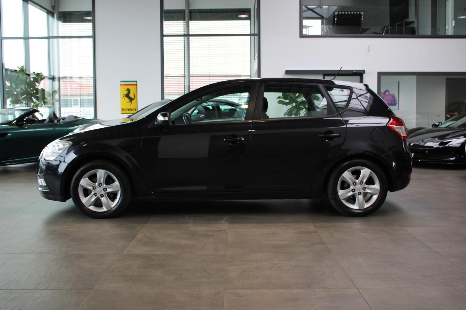 Kia Ceed 1.6 * Spirit * aus 1.Hand + 8-Fach + Extras