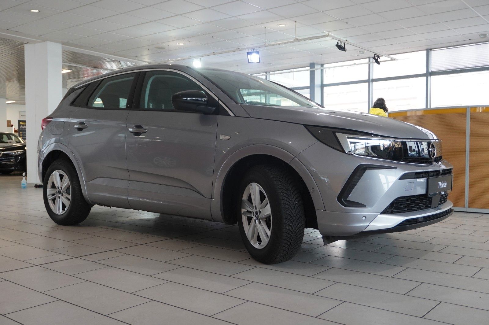 Fahrzeugabbildung Opel Grandland (X) 1.2T ENJOY NAVI/LED/KAMERA/SH/DAB+