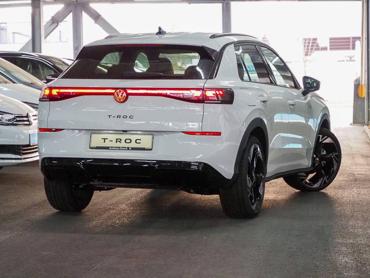 Volkswagen T-Roc 1.5 l eTSI DSG R-Line BLACK STYLE NAVI 2 foto 3
