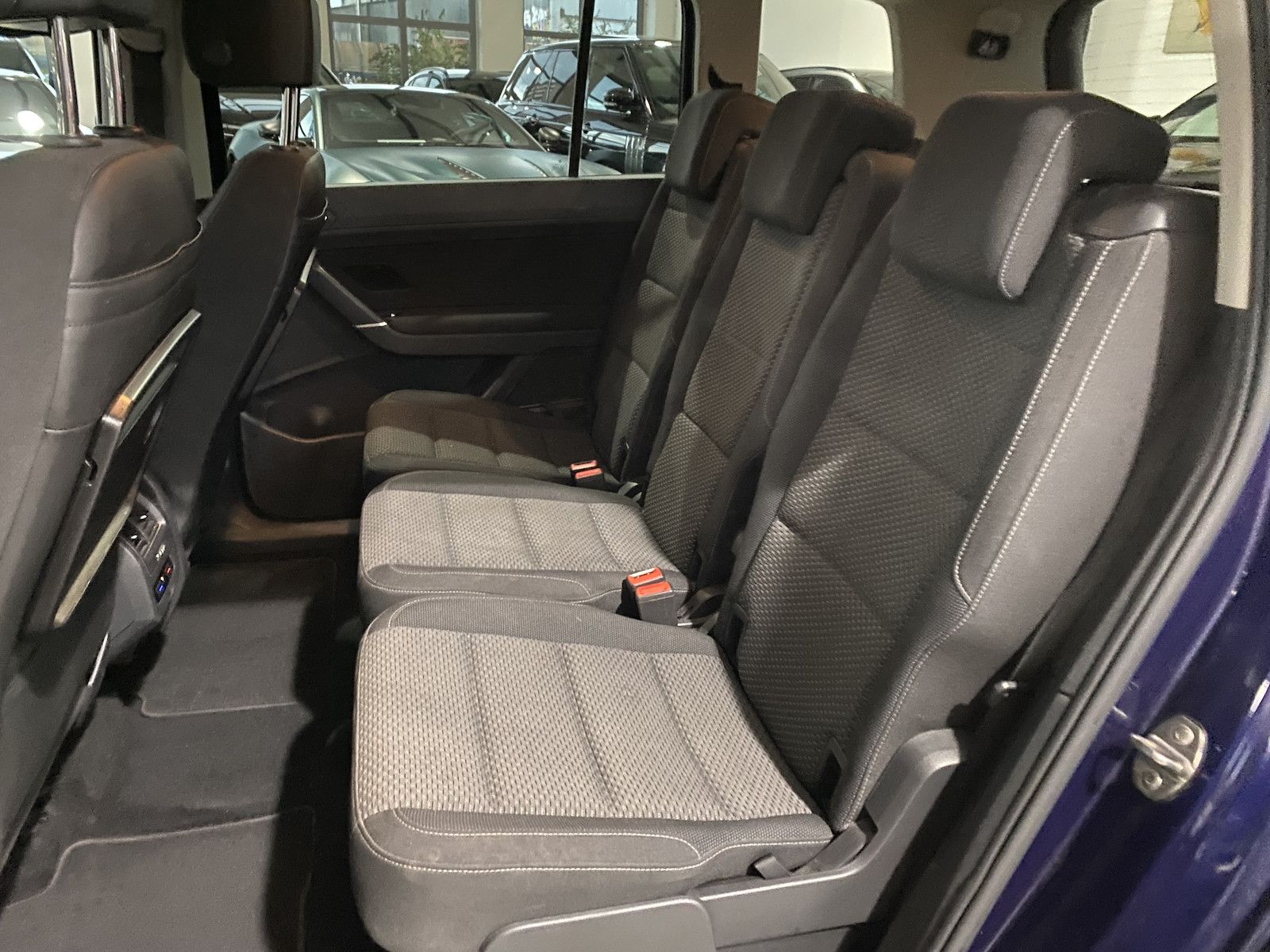 Fahrzeugabbildung Volkswagen Touran 1.6 Tdi Comfortline/7-Sitzer/AHK/SH/