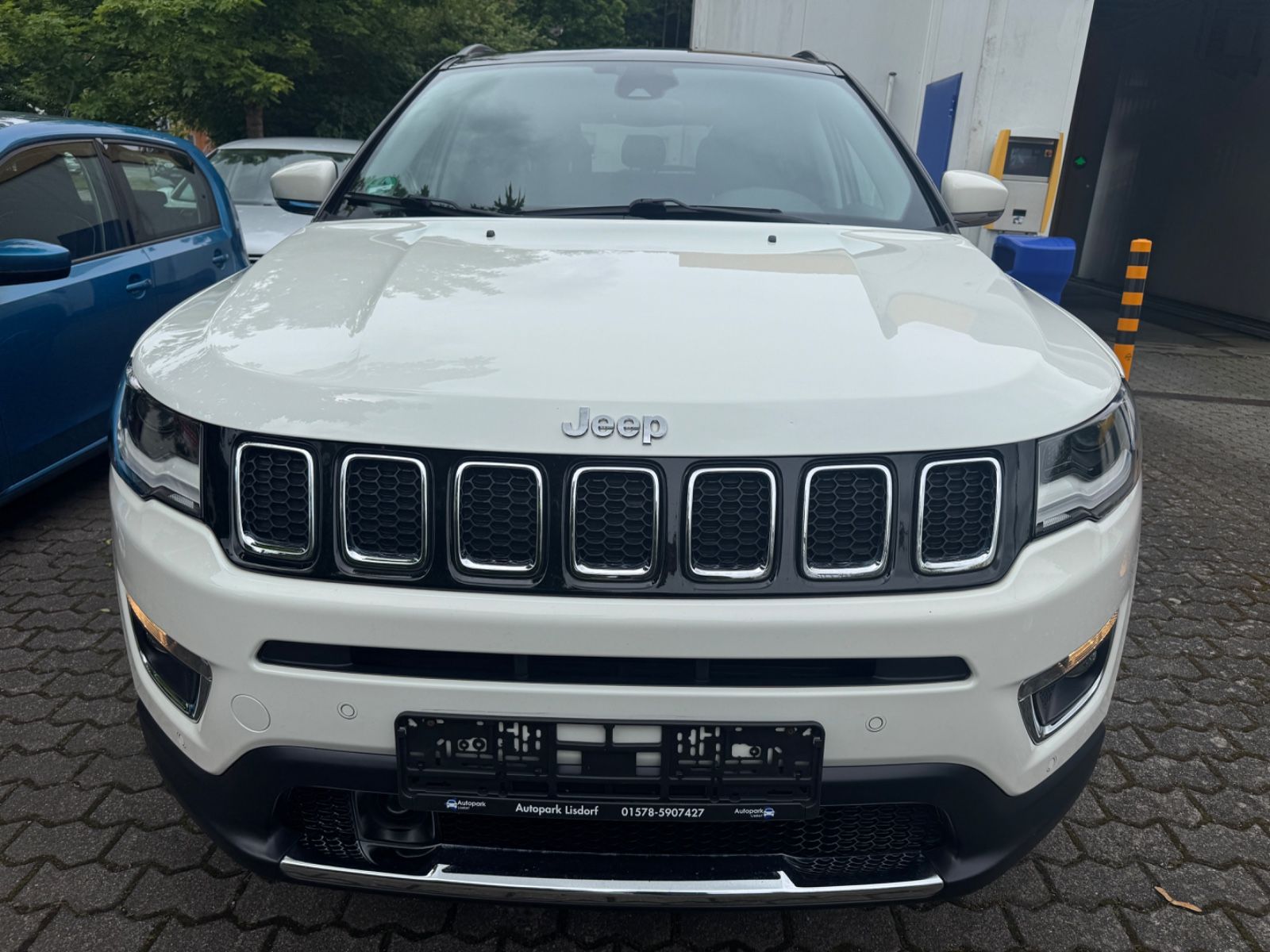 Fahrzeugabbildung Jeep Compass Limited 4WD Leder+Navi+Kamera+ACC