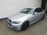 BMW 318i E90 Facelift 2010 - BMW 3er E90 mit Facelift