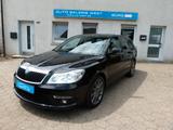 Skoda Octavia Combi RS*Navi*PDC*SHZ*AHK*XENON - Skoda Octavia aus 2011: RS Combi