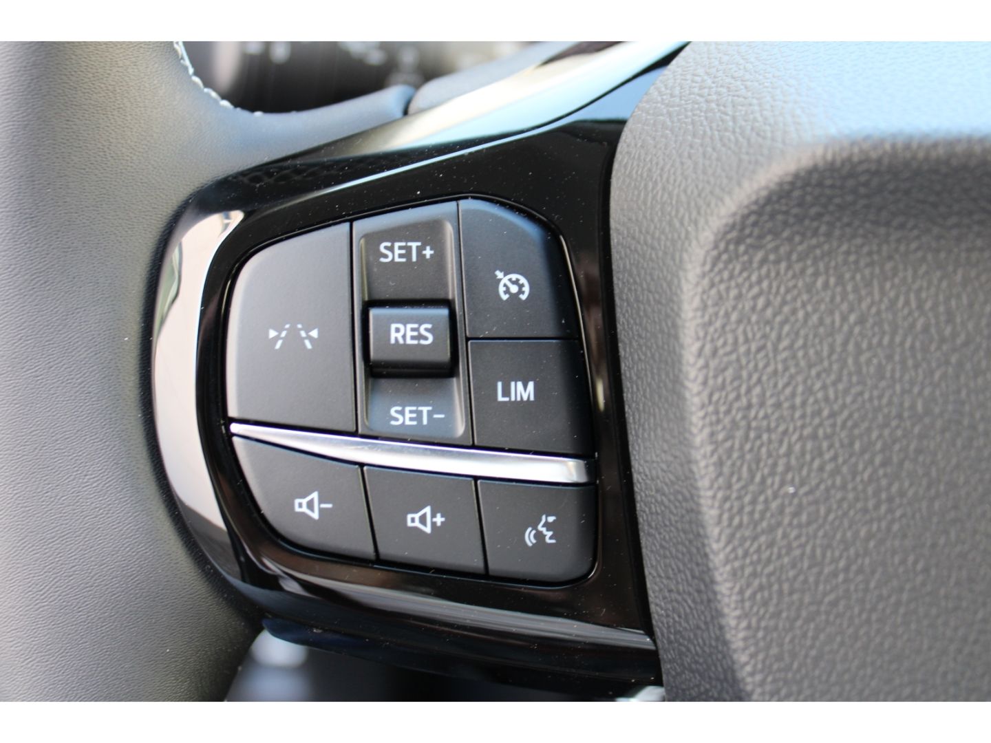 FORD Puma 1.0 EcoBoost MHEV Titanium LED GRA RFK Navi - Image 16