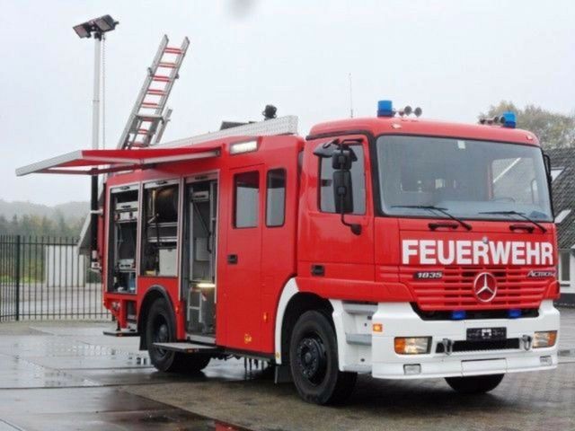 Mercedes-Benz ACTROS 1835 Feuerwehr 2080 L Fire Unit !!