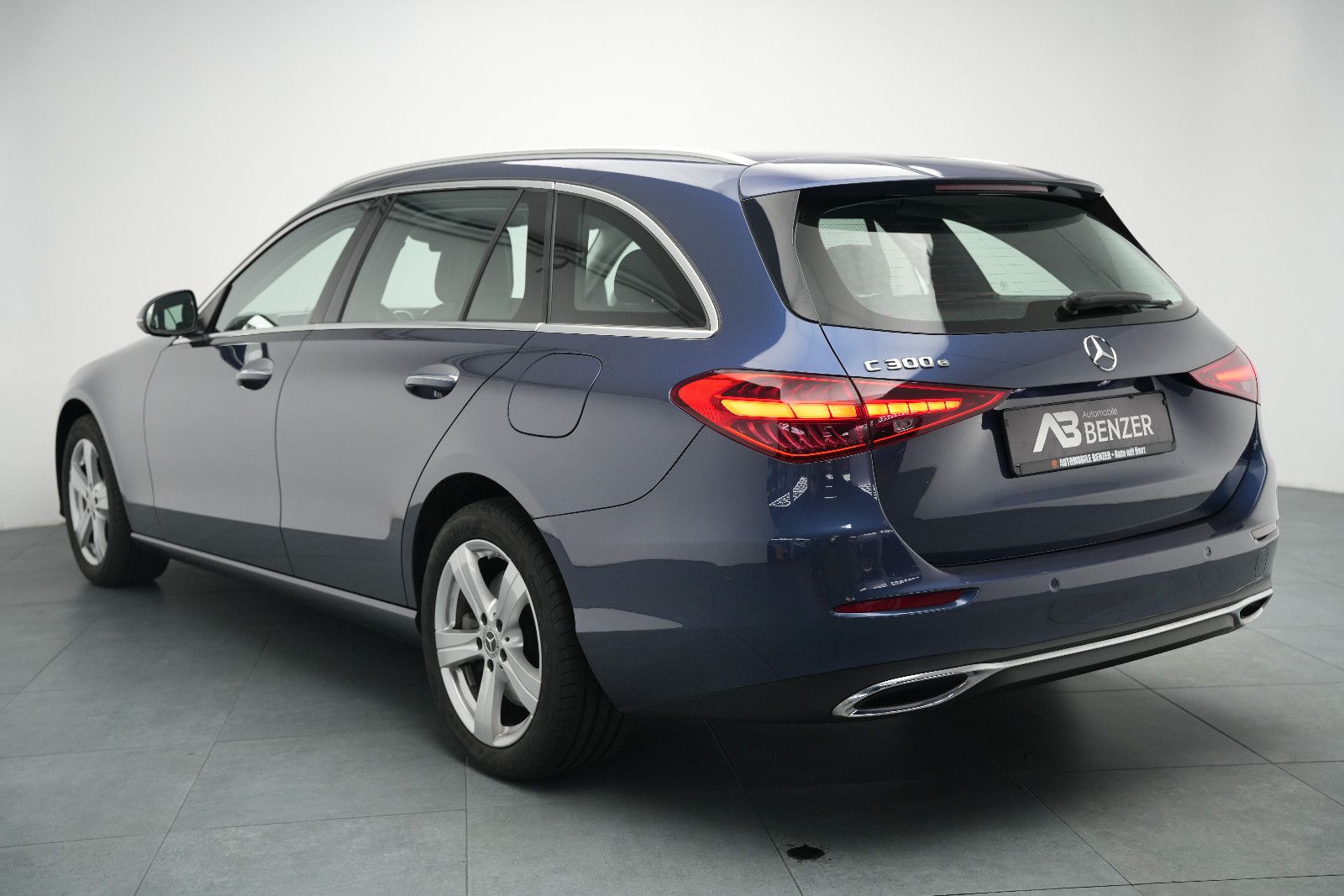 Fahrzeugabbildung Mercedes-Benz C 300e T *Ambiente*SHZ*Rückfahrkamera*T-Winkel*