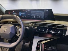 PEUGEOT 3008 Hybrid 136 Allure Pano-Nav Drive-Assist LED