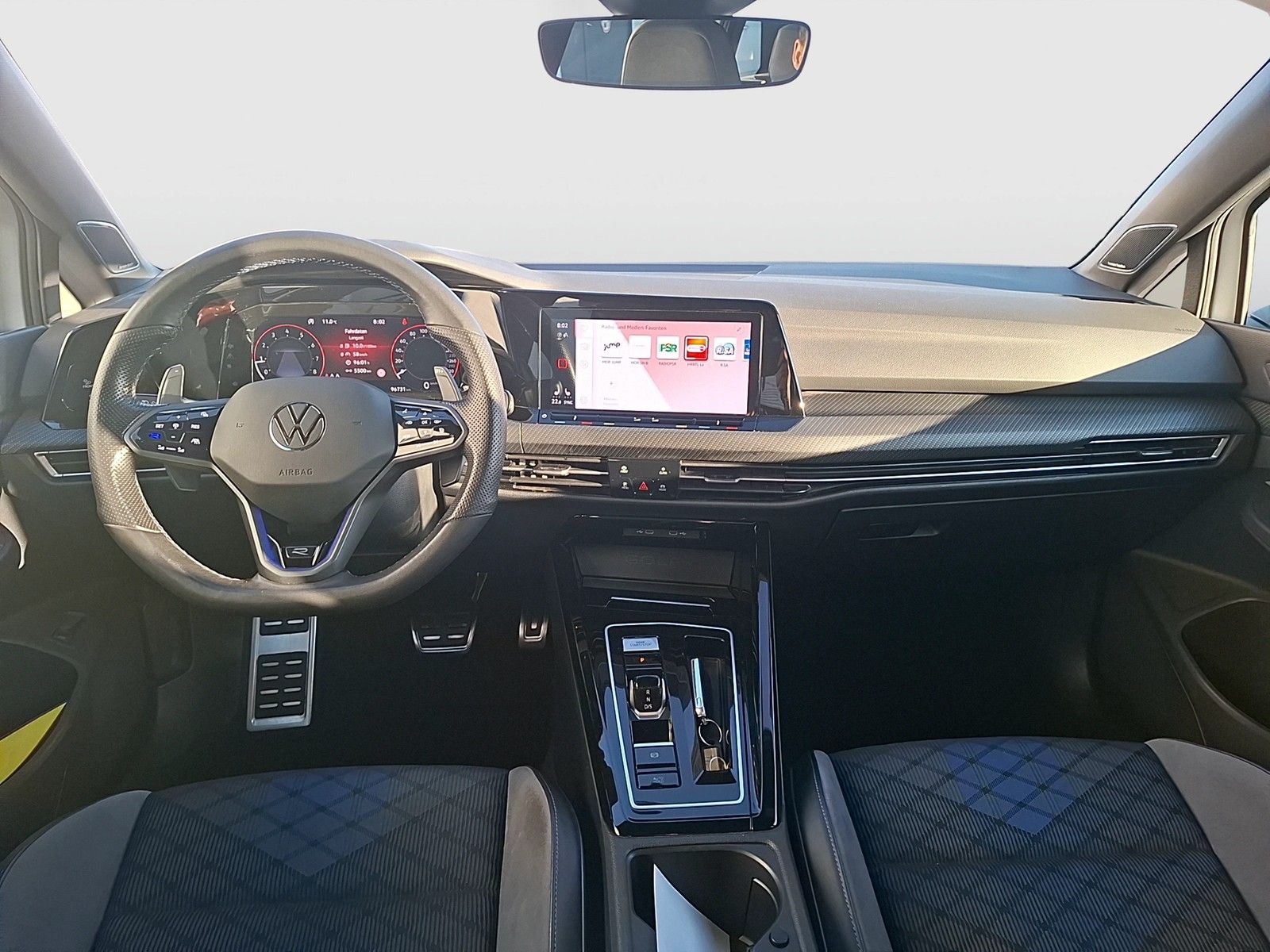 Fahrzeugabbildung Volkswagen Golf VIII Variant R DSG 4M Matrix Navi AID ACC R