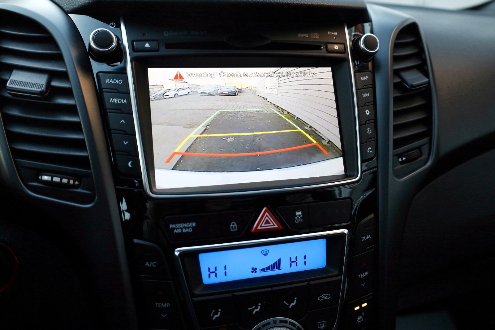 Fahrzeugabbildung Hyundai i30 Turbo T.Leder,Navi,Xenon,Kamera,SH,PDC