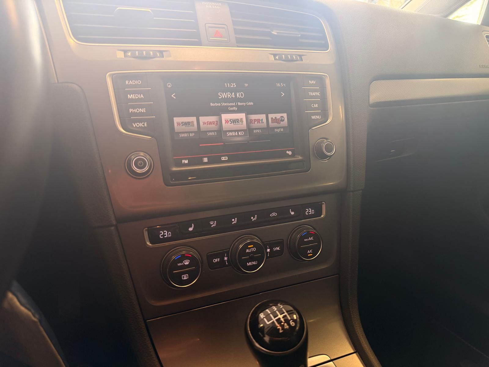 Fahrzeugabbildung Volkswagen Golf VII Lim. Lounge BMT / KLIMA / NAVI /